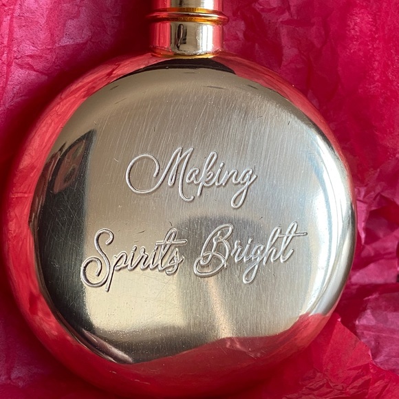 NWT- 2 GOLD PLATED LUXURY FLASKS (2) - Picture 11 of 14